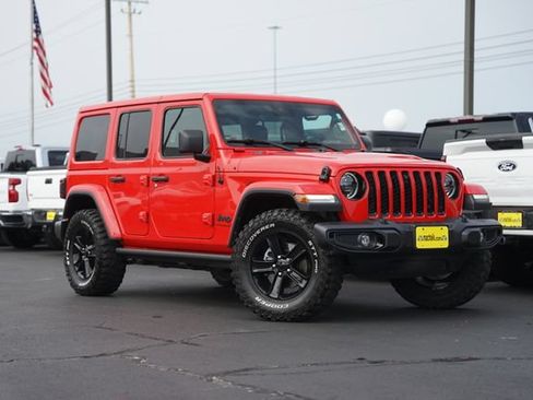 Used 2023 Jeep Wrangler Unlimited Sahara AWD/4WD image 2
