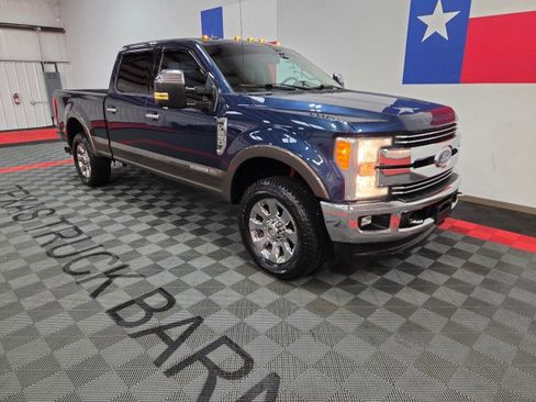 Used 2017 Ford F250 Lariat w/ Chrome Package image 24