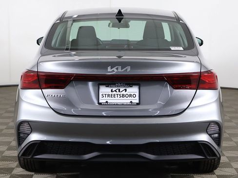Used 2024 Kia Forte LXS w/ LXS Technology Package FWD image 11