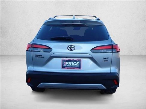 Used 2023 Toyota Corolla Cross XLE image 3