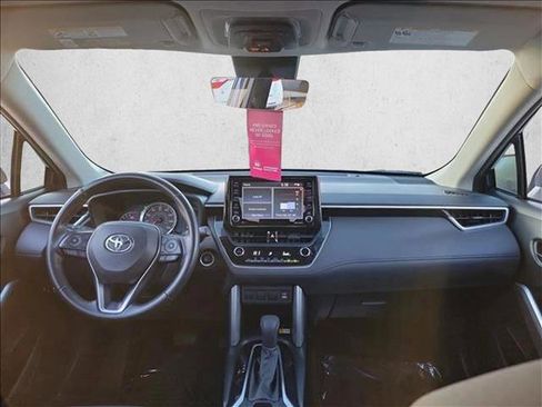 Used 2022 Toyota Corolla Cross LE AWD/4WD image 16
