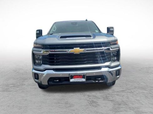 Used 2025 Chevrolet Silverado 2500 LT w/ Safety Package AWD/4WD image 2