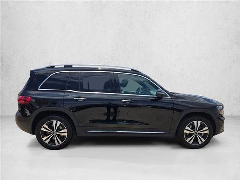 Used 2025 Mercedes-Benz GLB 250 image 4