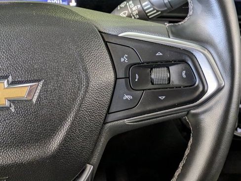 Used 2025 Chevrolet Trax LT w/ LT Convenience Package FWD image 21