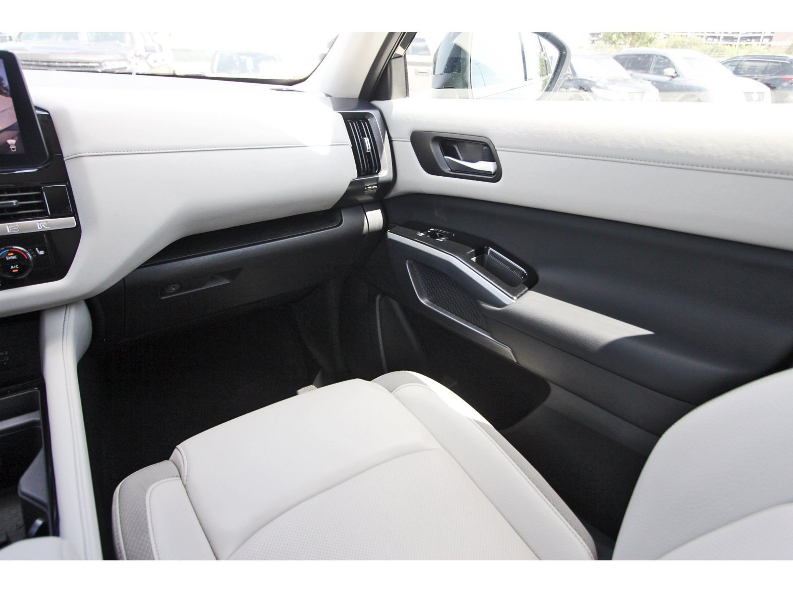 Certified 2026 Nissan Pathfinder SL AWD/4WD image 14