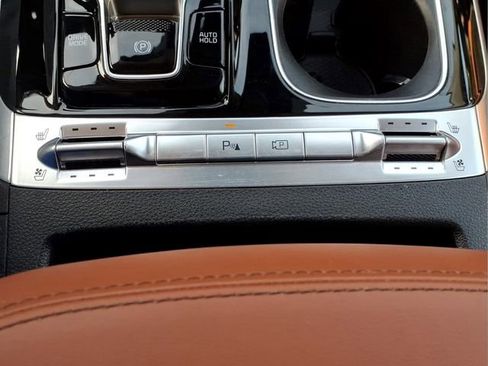 Used 2024 Kia Carnival SX FWD image 24