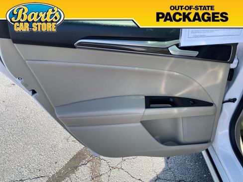 Used 2019 Ford Fusion SEL FWD image 17