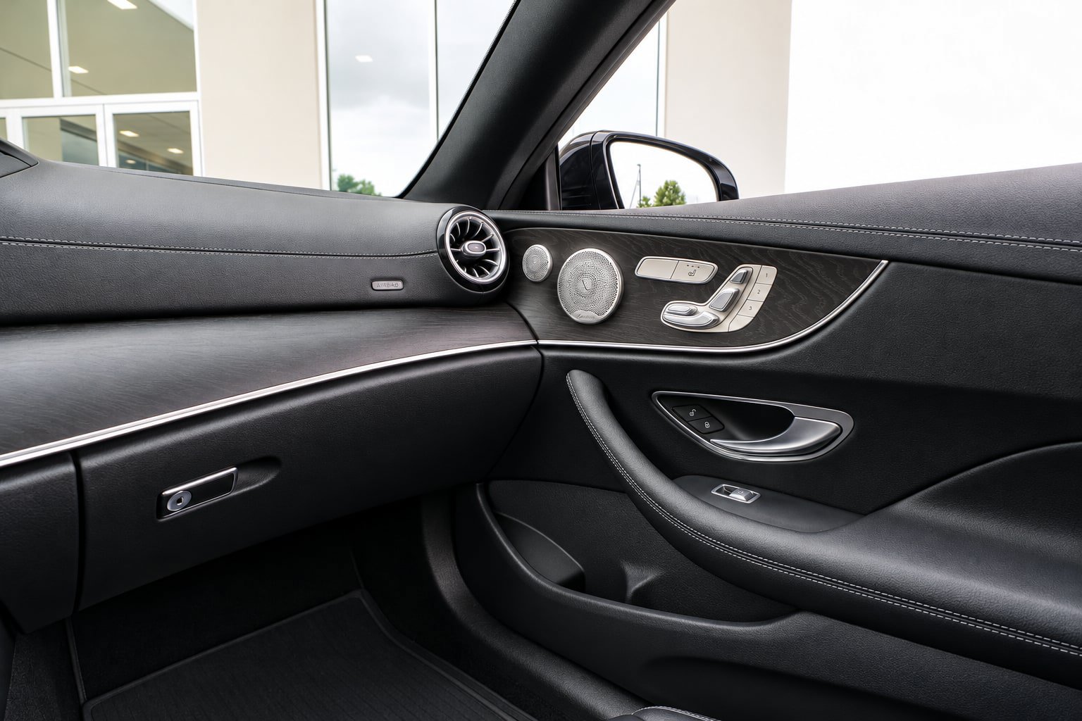 Used 2023 Mercedes-Benz E 450 Coupe image 35