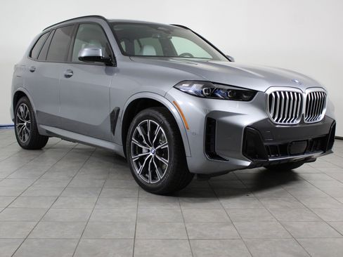 New 2026 BMW X5 xDrive50e w/ M Sport Package image 7