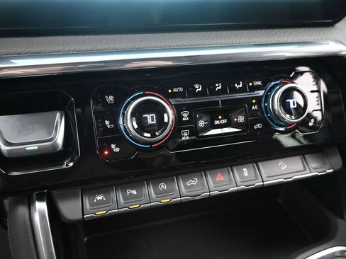 Used 2025 GMC Sierra 1500 Denali w/ Denali Reserve Package image 16