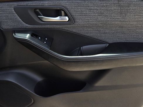 Certified 2023 Nissan Rogue SV FWD image 8