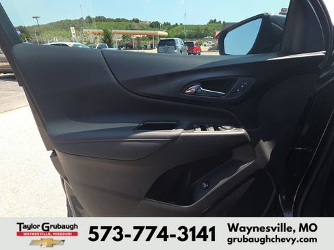 Certified 2023 Chevrolet Equinox RS w/ RS Leather Package AWD/4WD image 12