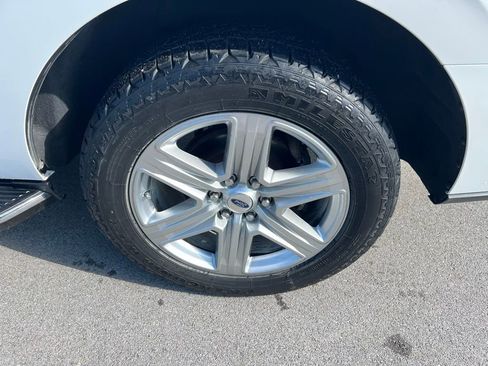 Used 2020 Ford Expedition XLT w/ Equipment Group 202A AWD/4WD image 11