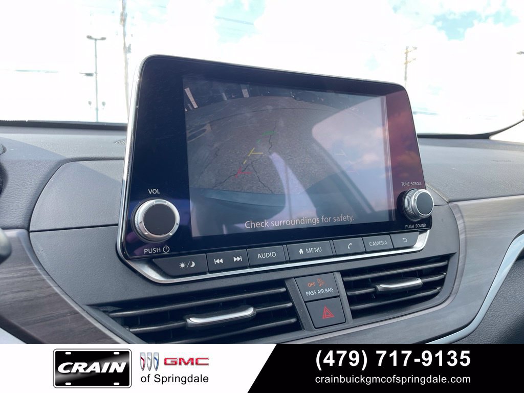 Used 2025 Nissan Altima 2.5 SV FWD image 17