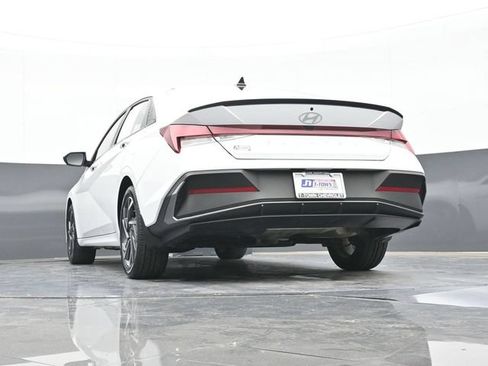 Used 2025 Hyundai Elantra Sport FWD image 46