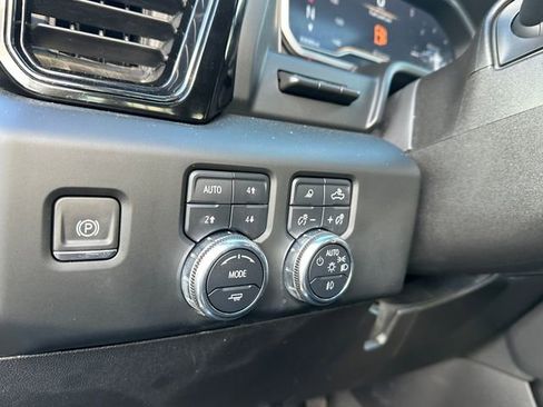 Used 2024 GMC Sierra 2500 AT4 w/ AT4 Premium Plus Package image 17
