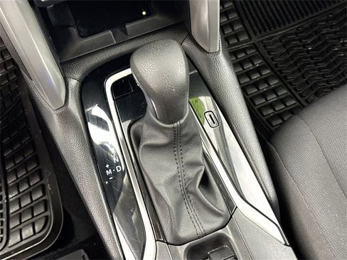 Used 2024 Toyota Corolla Cross LE image 14