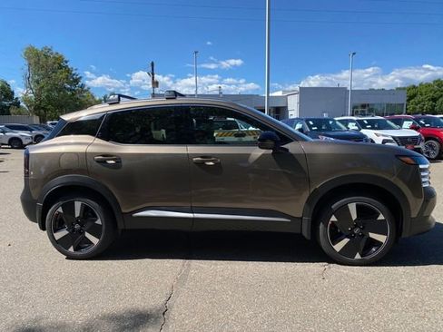 New 2026 Nissan Kicks SR w/ Cold Weather Package image 6