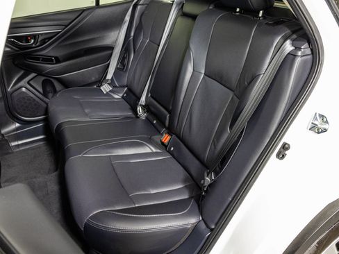 Used 2025 Subaru Outback Limited AWD/4WD image 40