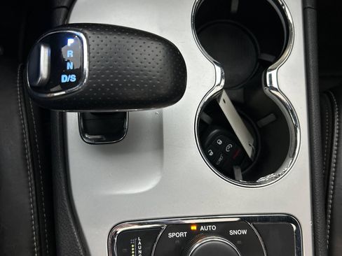 Used 2014 Jeep Grand Cherokee SRT8 w/ Luxury Group II AWD/4WD image 14