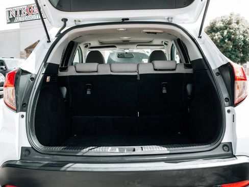 Used 2017 Honda HR-V EX image 42