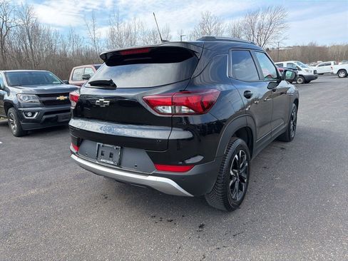 Used 2021 Chevrolet TrailBlazer LT w/ Convenience Package image 3
