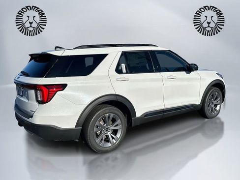 New 2026 Ford Explorer Active w/ Active Comfort Package image 5