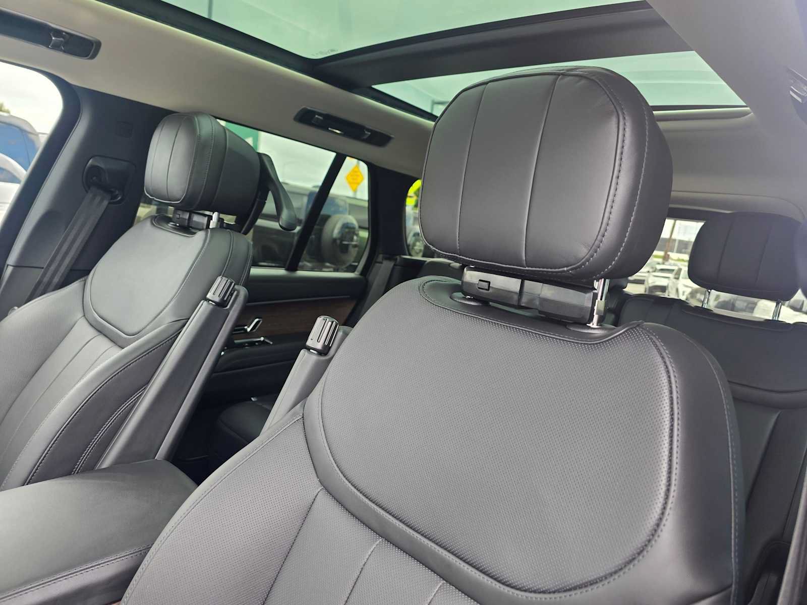 New 2027 Land Rover Range Rover SE AWD/4WD image 25