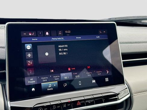 Used 2024 Jeep Compass Limited image 14