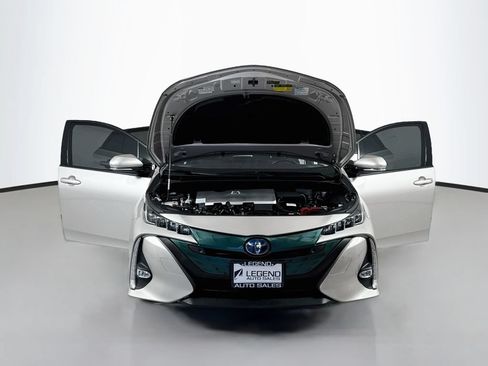 Used 2017 Toyota Prius Prime Advanced FWD image 19