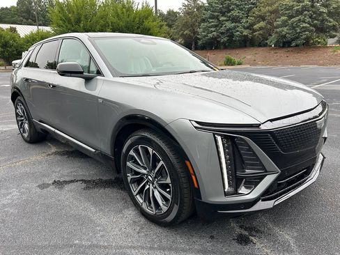 Used 2025 Cadillac Lyriq Sport w/ LPO, Floor Liner Package AWD/4WD image 19