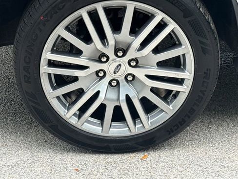 Used 2024 Ford Expedition Max Limited AWD/4WD image 9