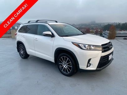 Used 2017 Toyota Highlander SE