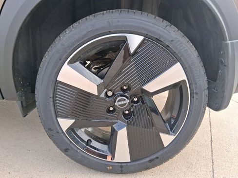 New 2026 Nissan Kicks SR w/ Cold Weather Package image 29