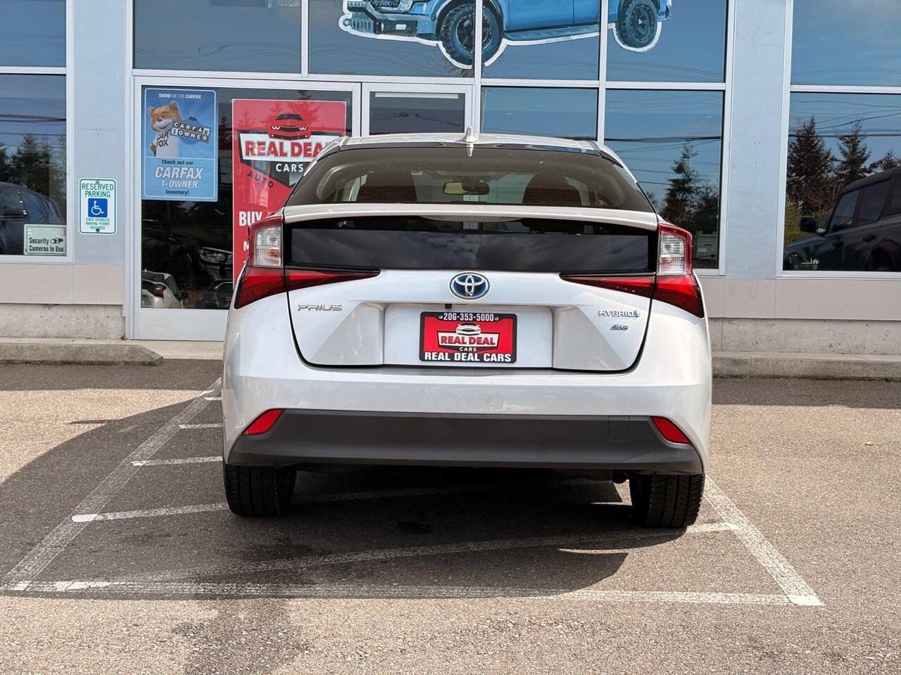 Used 2019 Toyota Prius L Eco FWD image 5
