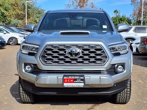 Used 2023 Toyota Tacoma TRD Sport image 2