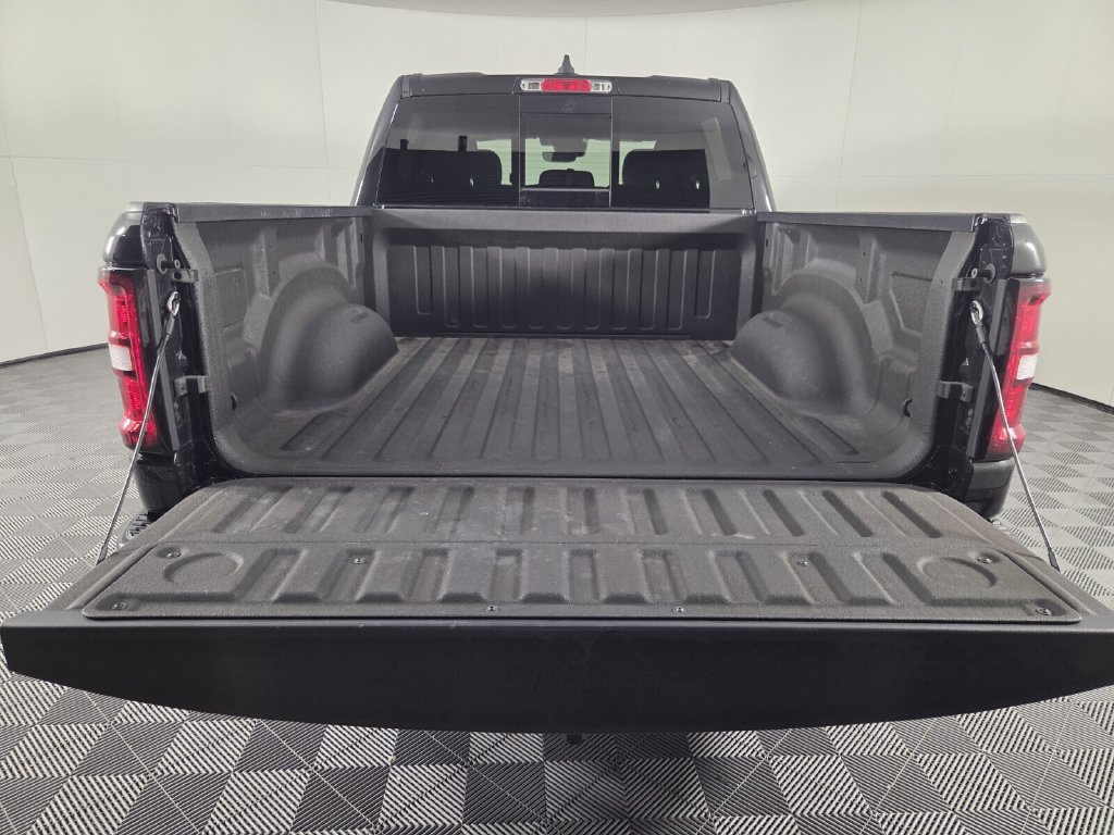 Used 2025 RAM 1500 Big Horn RWD image 27