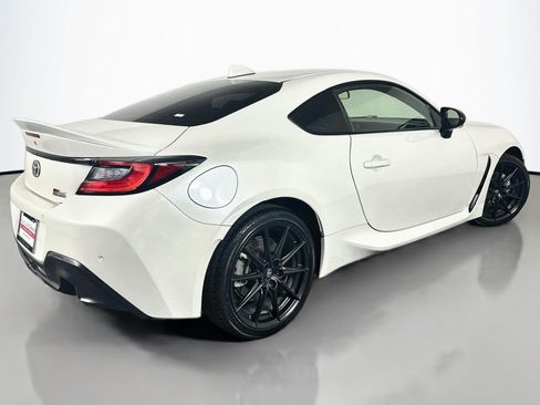 Used 2023 Toyota GR86 Premium w/ ALL Weather Mat Package (TMS) RWD image 14