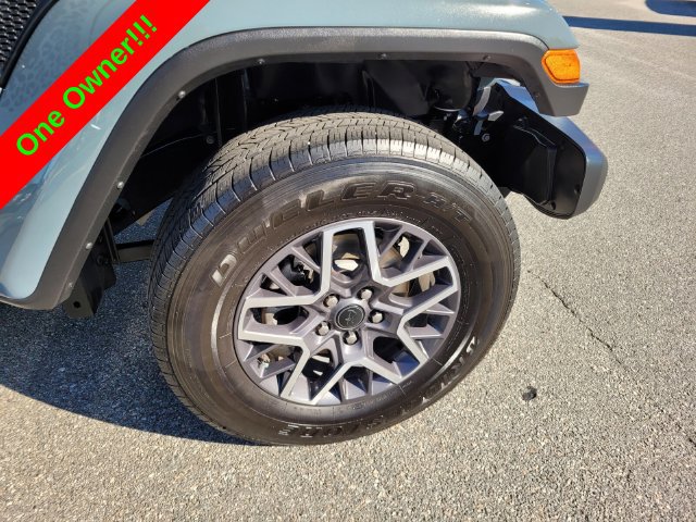 Used 2024 Jeep Wrangler Unlimited Sahara AWD/4WD image 17