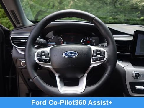 Used 2023 Ford Explorer XLT w/ Equipment Group 202A AWD/4WD image 4