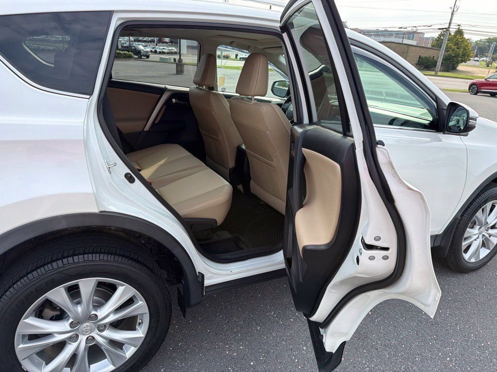 Used 2014 Toyota RAV4 Limited w/ Technology Package AWD/4WD image 20