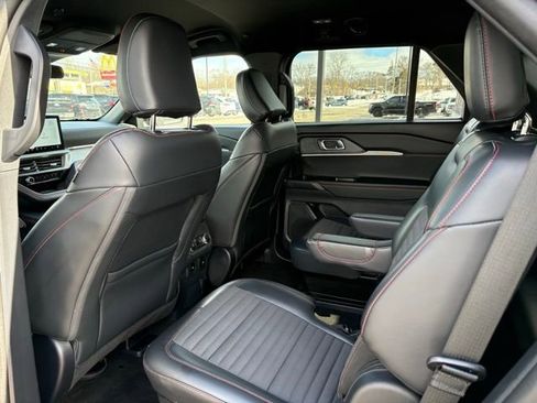 Used 2025 Ford Explorer ST-Line image 22