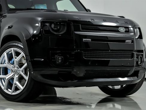 Used 2023 Land Rover Defender 90 V8 AWD/4WD image 3