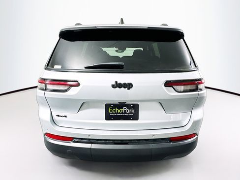 Used 2024 Jeep Grand Cherokee L Altitude image 7