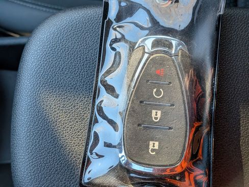 Used 2025 Chevrolet Trax LT w/ LT Convenience Package image 36