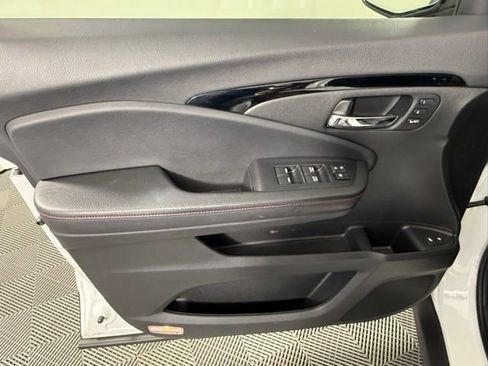 Used 2021 Honda Pilot Black Edition image 13
