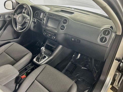 Used 2018 Volkswagen Tiguan Limited FWD image 27