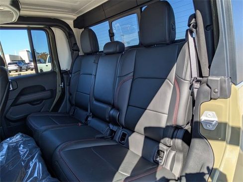 New 2025 Jeep Gladiator Rubicon w/ Safety Group image 25