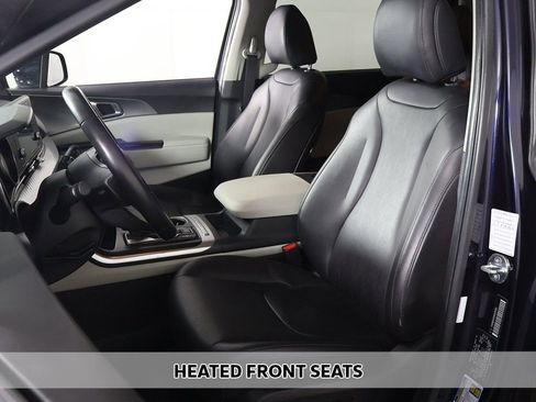 Used 2024 Kia Carnival LX image 6