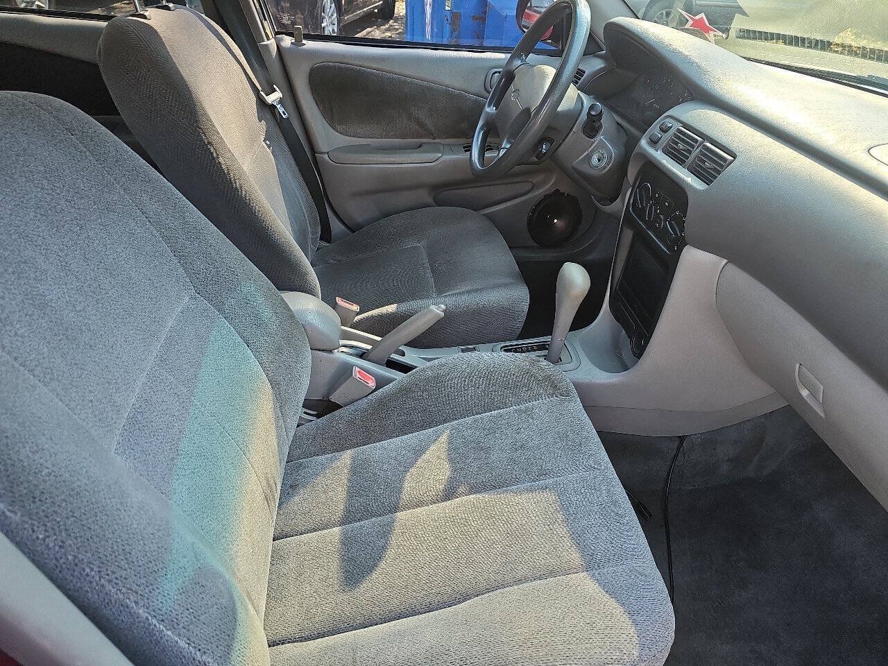 Used 2001 Chevrolet Prizm FWD image 17